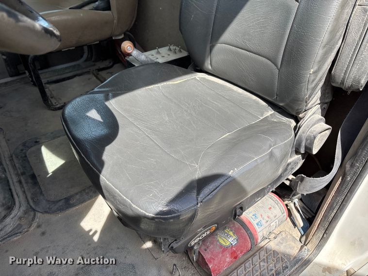 image for item FB3319 2007 Sterling L9500 ready mix truck