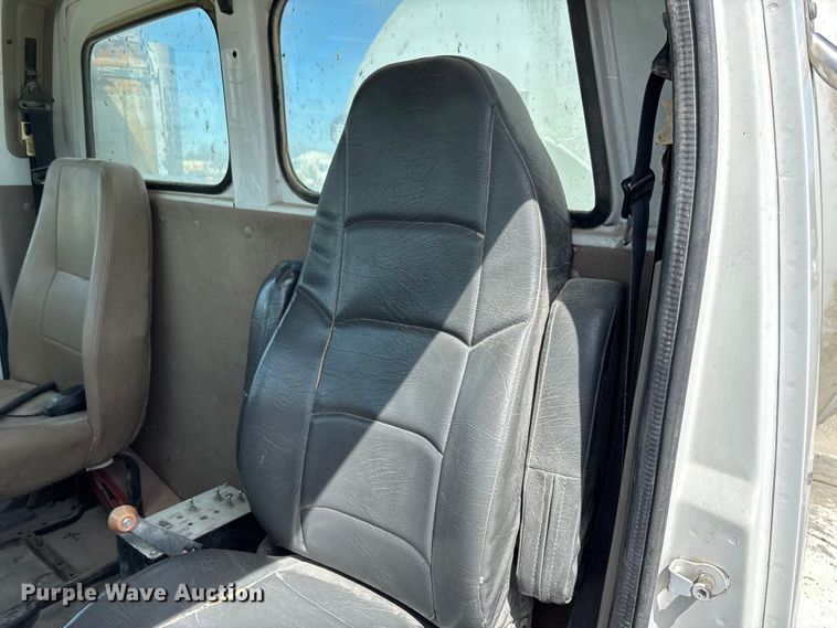 image for item FB3319 2007 Sterling L9500 ready mix truck