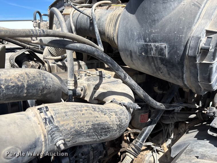 image for item FB3319 2007 Sterling L9500 ready mix truck