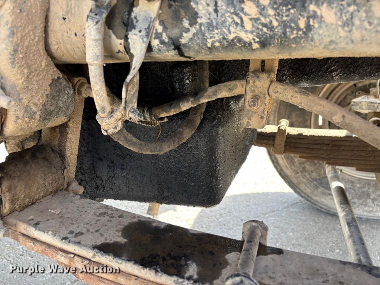 image for item FB3319 2007 Sterling L9500 ready mix truck