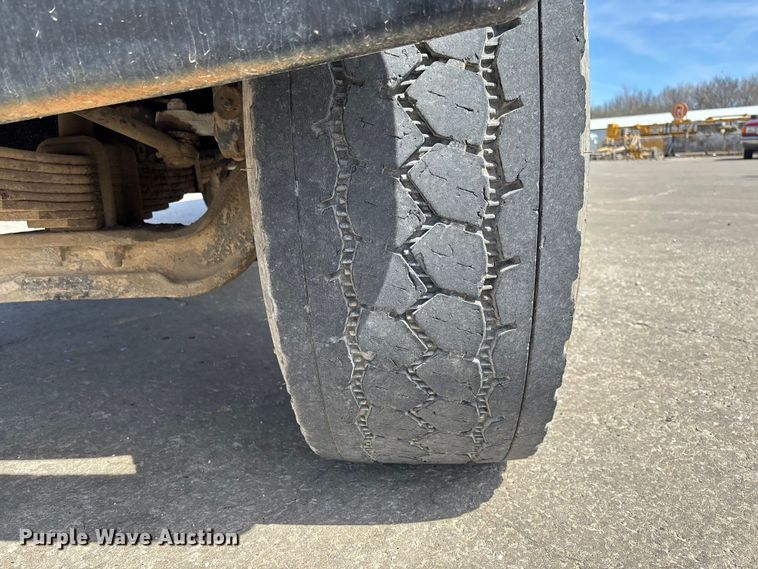 image for item FB3319 2007 Sterling L9500 ready mix truck