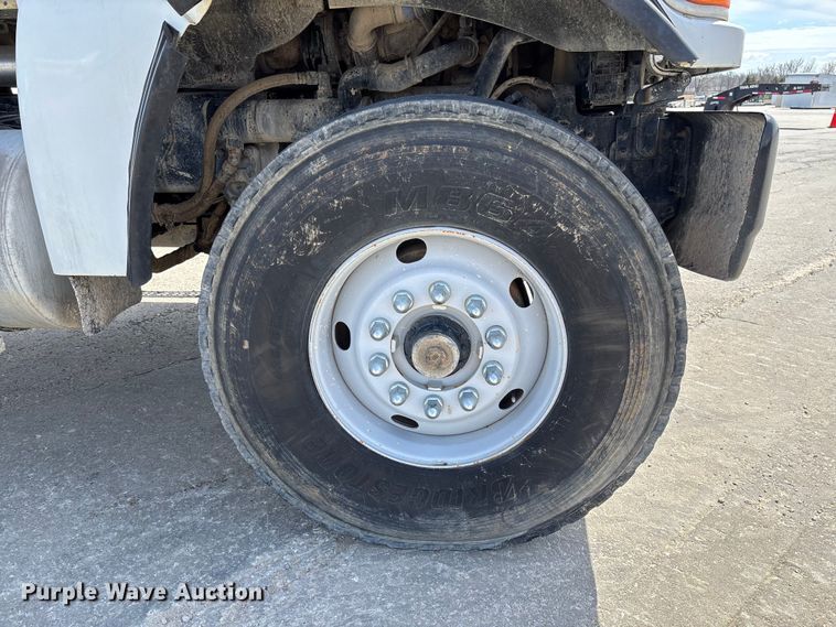 image for item FB3319 2007 Sterling L9500 ready mix truck