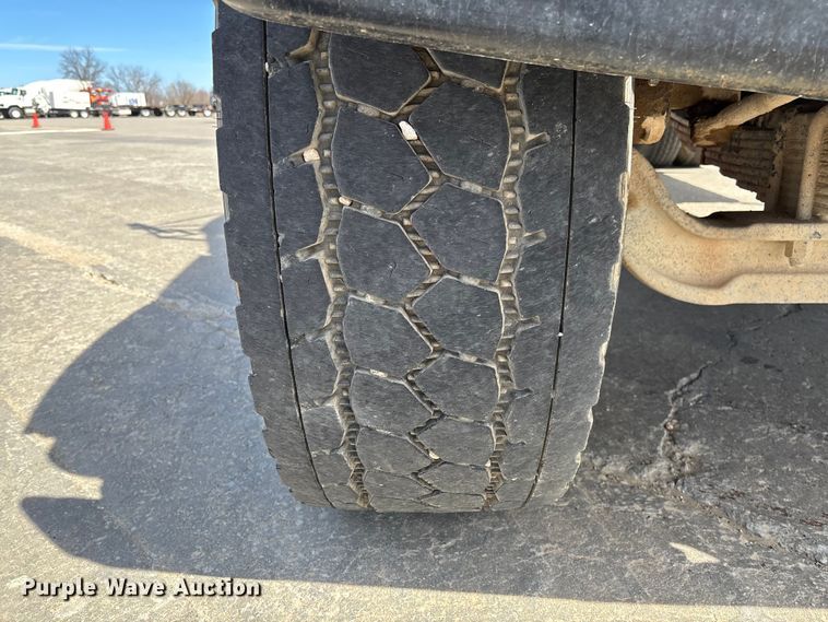 image for item FB3319 2007 Sterling L9500 ready mix truck