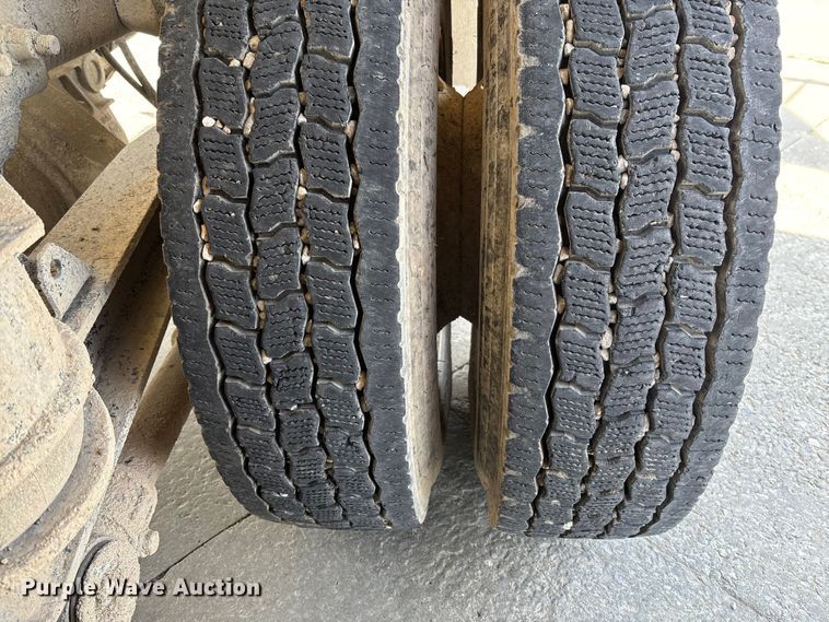 image for item FB3319 2007 Sterling L9500 ready mix truck