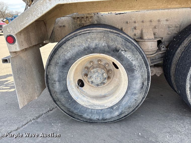 image for item FB3319 2007 Sterling L9500 ready mix truck