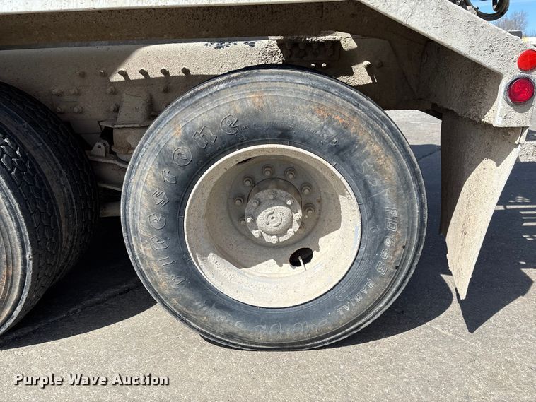 image for item FB3319 2007 Sterling L9500 ready mix truck