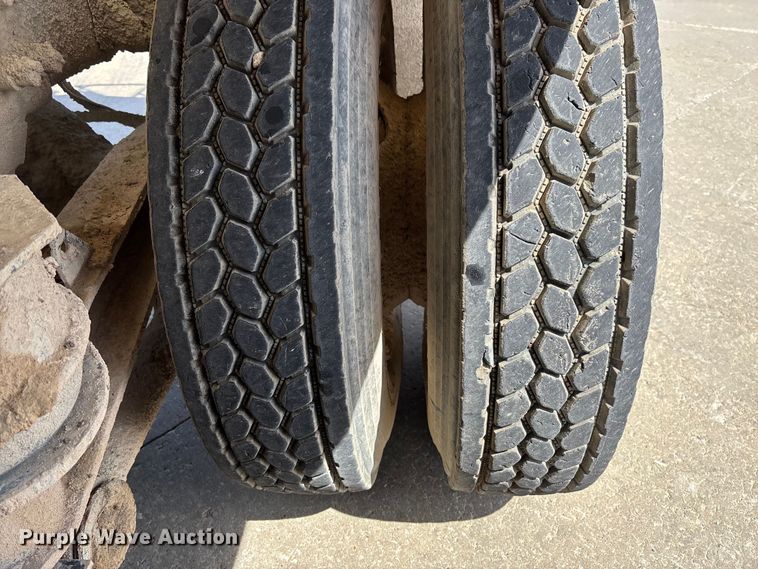 image for item FB3319 2007 Sterling L9500 ready mix truck