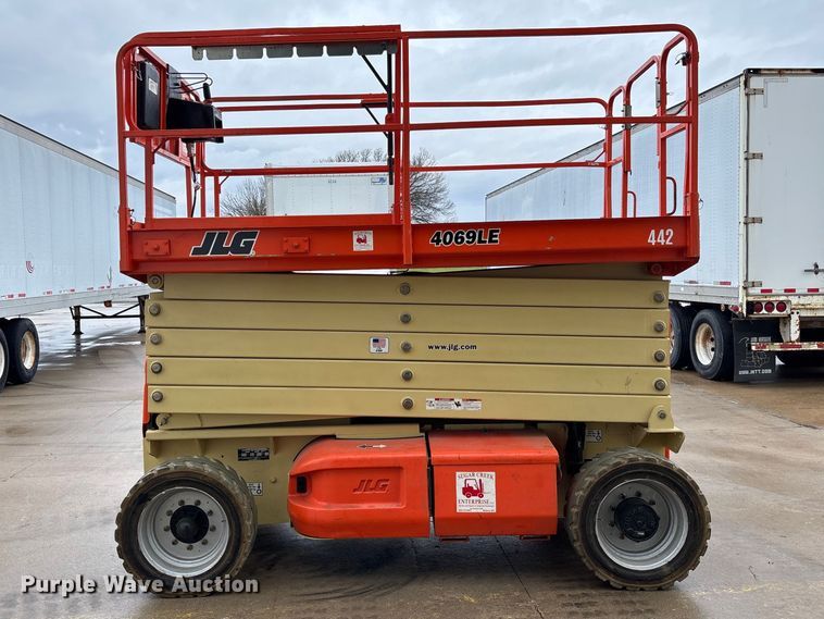 image for item FB3355 JLG 4069LE scissor lift