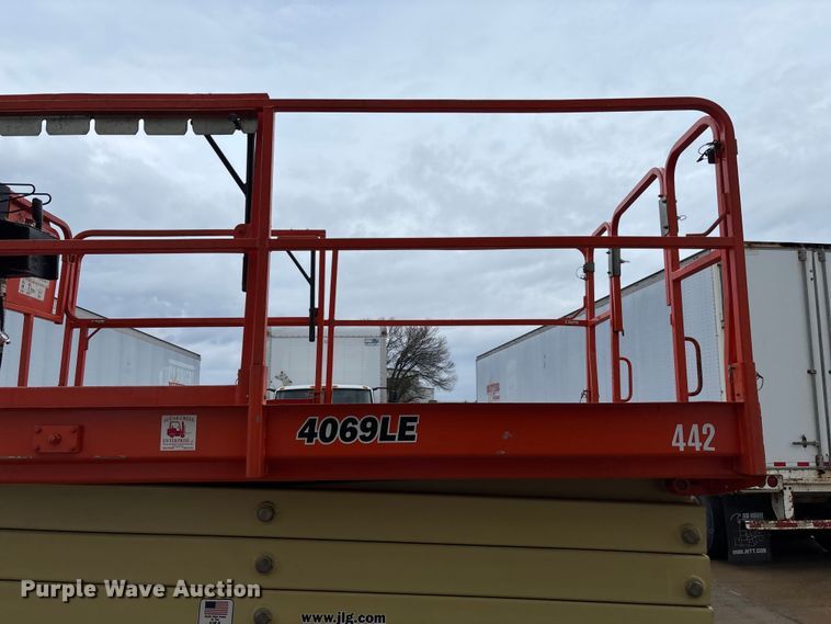 image for item FB3355 JLG 4069LE scissor lift