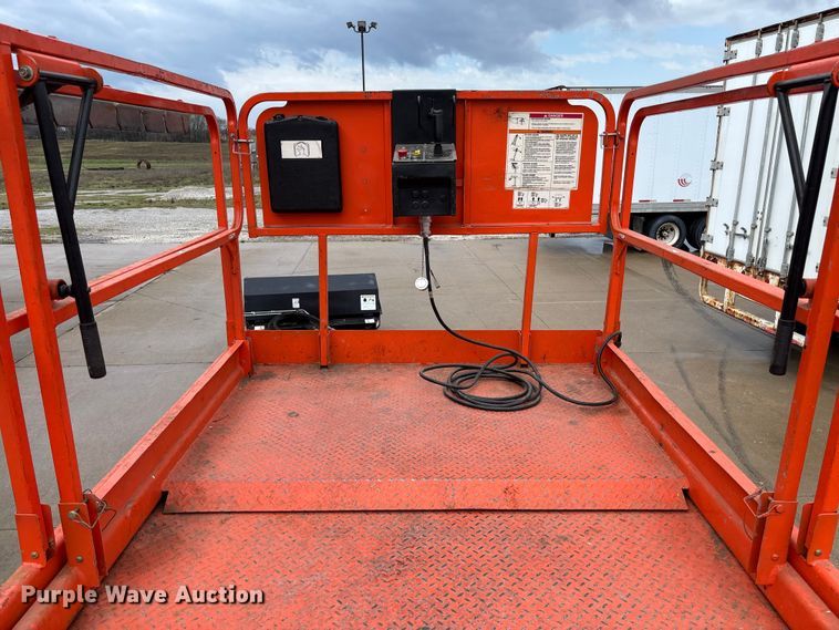 image for item FB3355 JLG 4069LE scissor lift