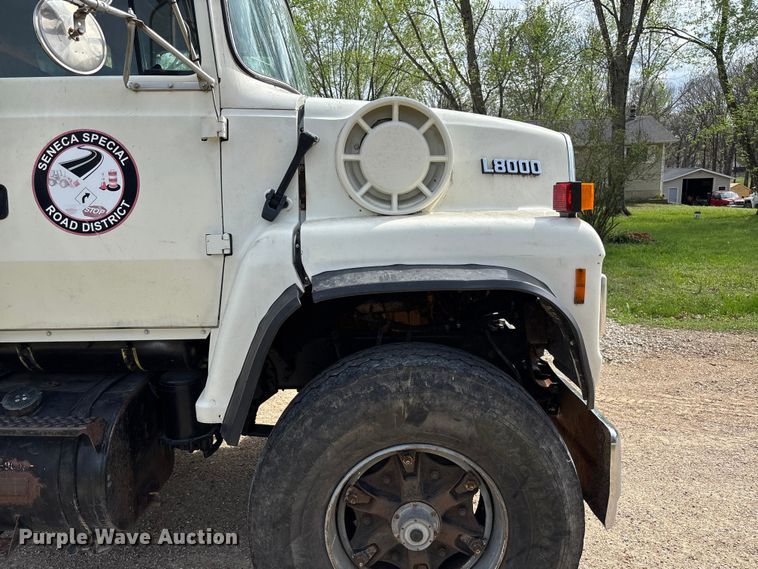 image for item FB3372 1983 Ford LNT8000 dump truck