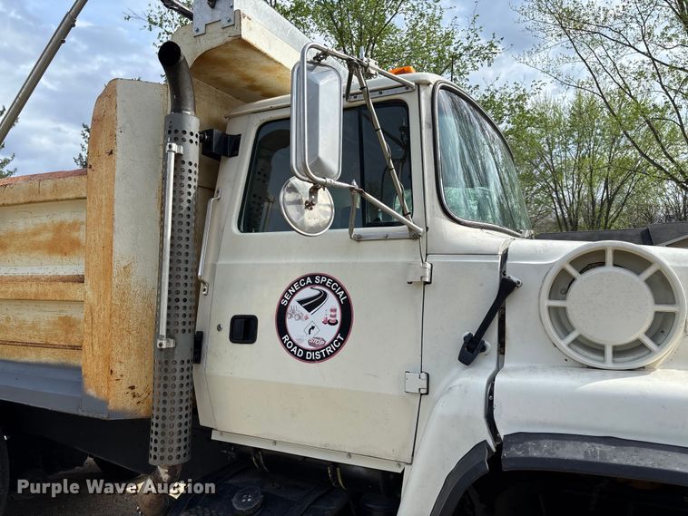 image for item FB3372 1983 Ford LNT8000 dump truck