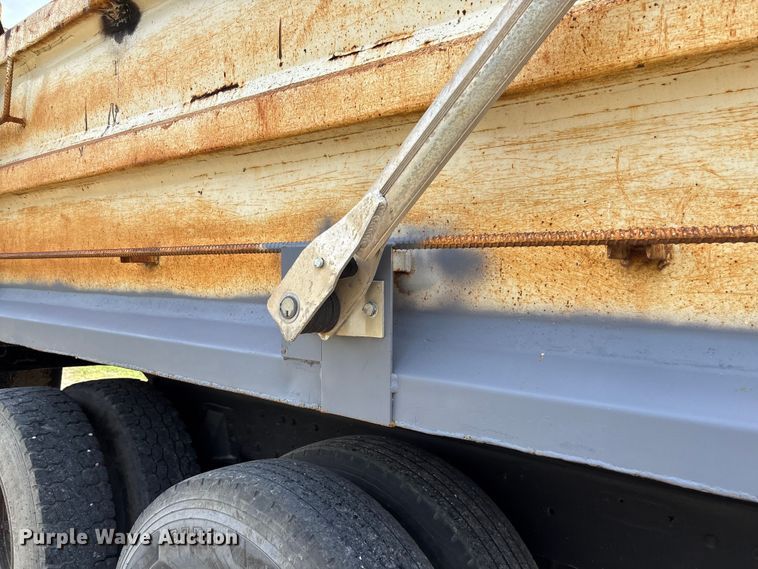 image for item FB3372 1983 Ford LNT8000 dump truck