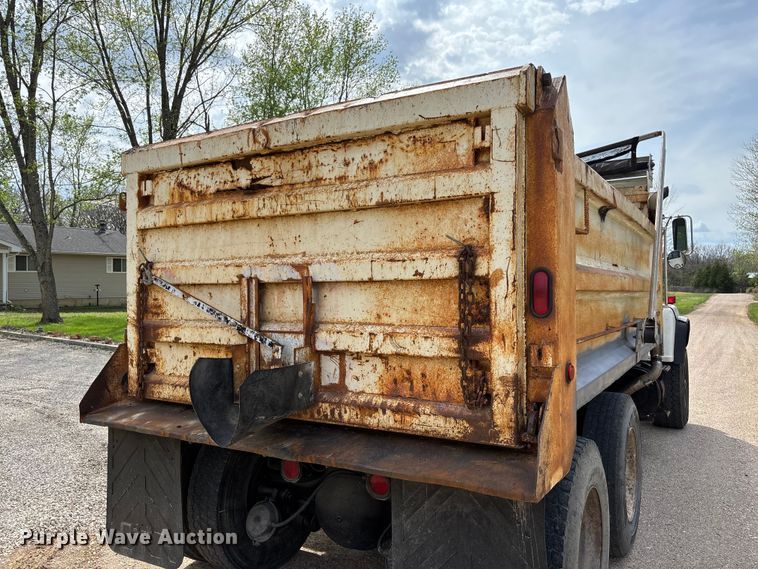 image for item FB3372 1983 Ford LNT8000 dump truck
