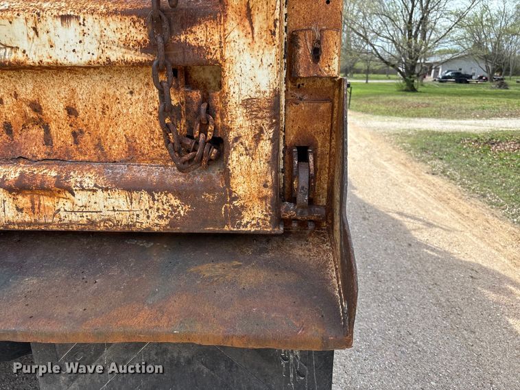 image for item FB3372 1983 Ford LNT8000 dump truck