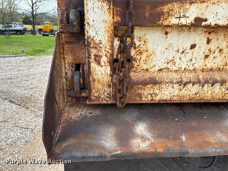 image for item FB3372 1983 Ford LNT8000 dump truck