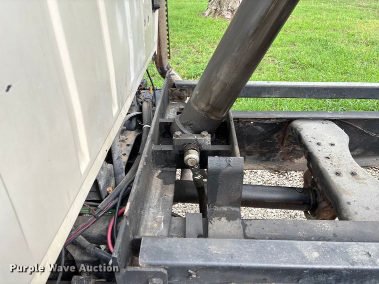 image for item FB3372 1983 Ford LNT8000 dump truck