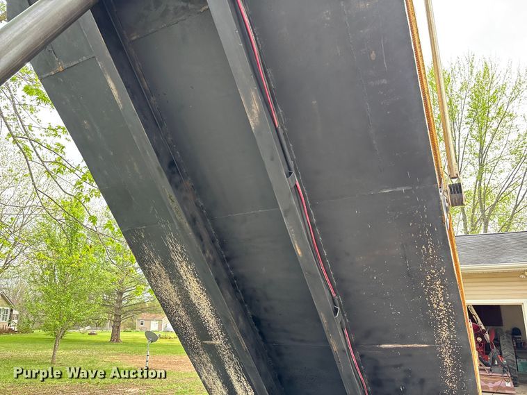 image for item FB3372 1983 Ford LNT8000 dump truck