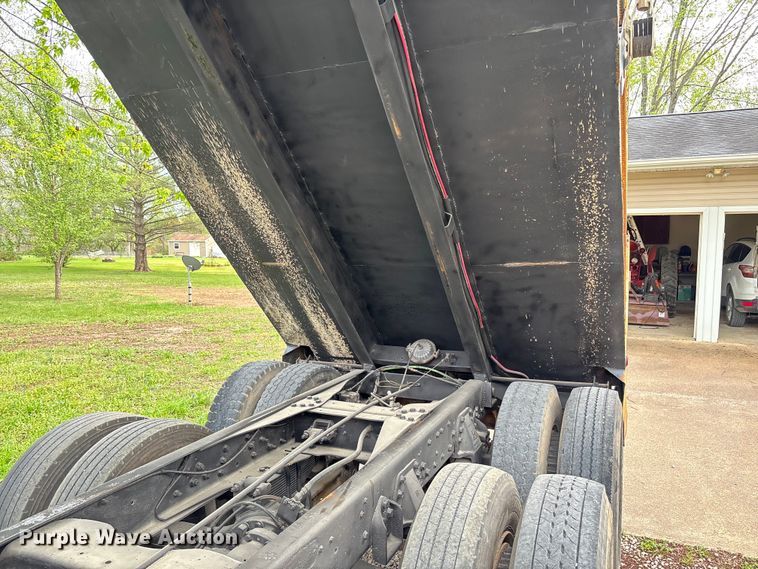 image for item FB3372 1983 Ford LNT8000 dump truck