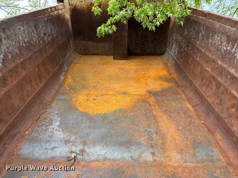 image for item FB3372 1983 Ford LNT8000 dump truck