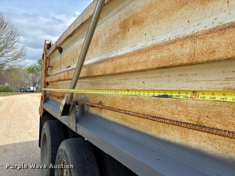 image for item FB3372 1983 Ford LNT8000 dump truck