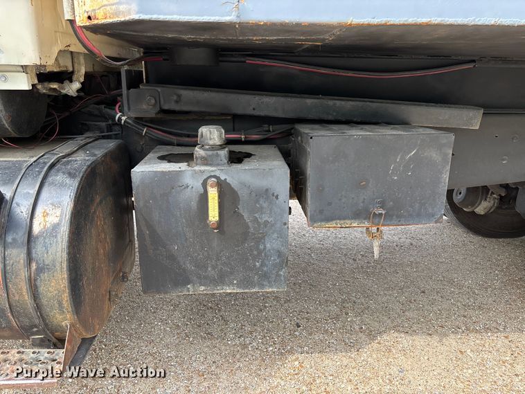 image for item FB3372 1983 Ford LNT8000 dump truck