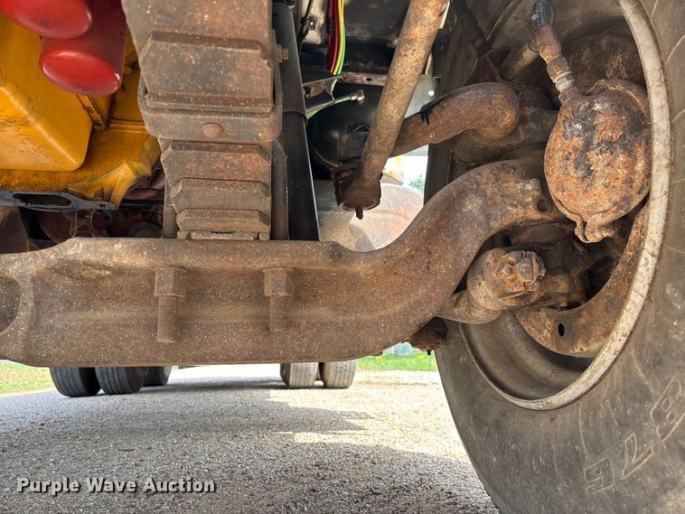 image for item FB3372 1983 Ford LNT8000 dump truck