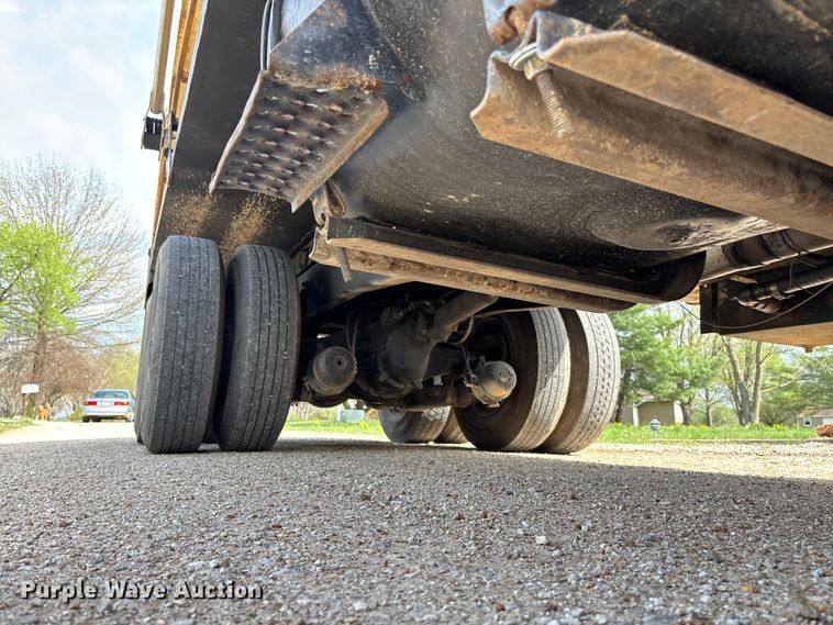 image for item FB3372 1983 Ford LNT8000 dump truck