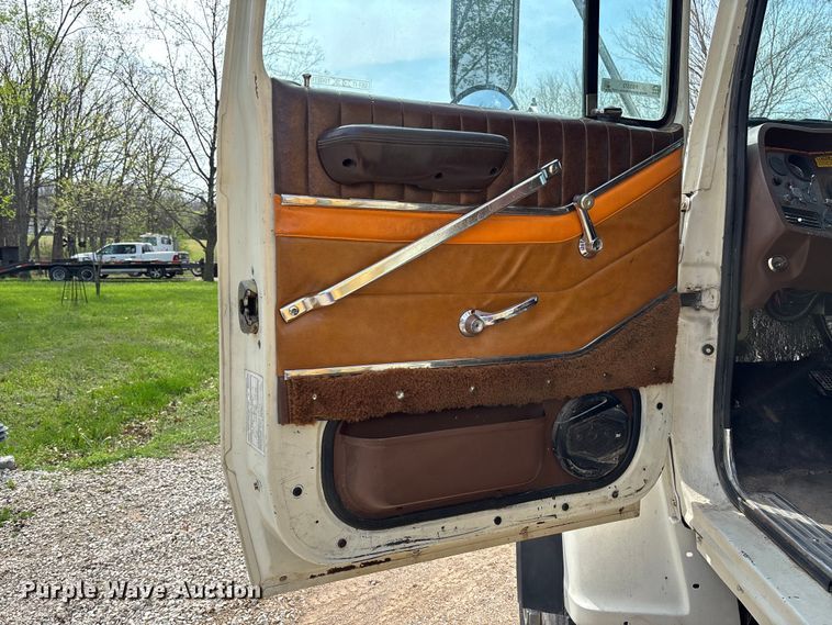 image for item FB3372 1983 Ford LNT8000 dump truck