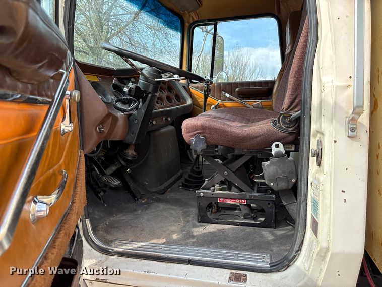 image for item FB3372 1983 Ford LNT8000 dump truck