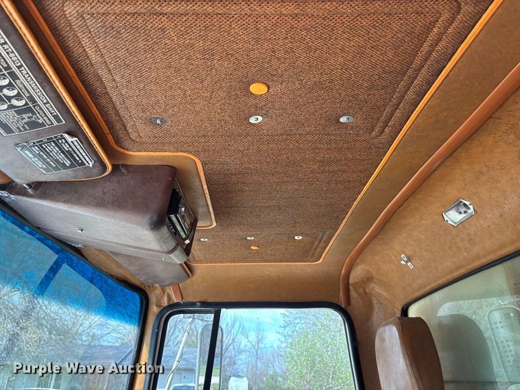 image for item FB3372 1983 Ford LNT8000 dump truck