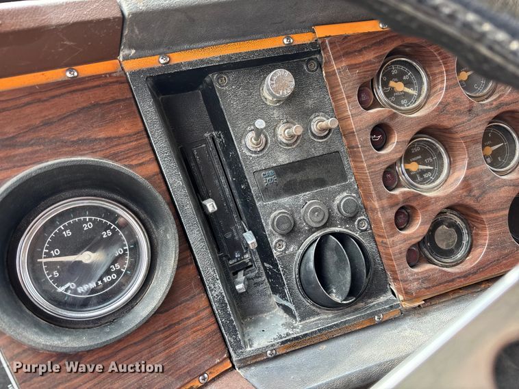 image for item FB3372 1983 Ford LNT8000 dump truck