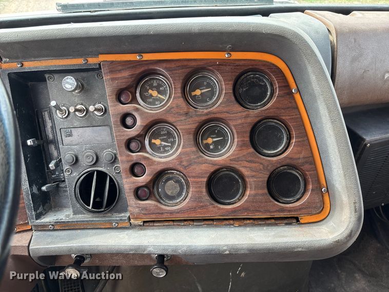 image for item FB3372 1983 Ford LNT8000 dump truck