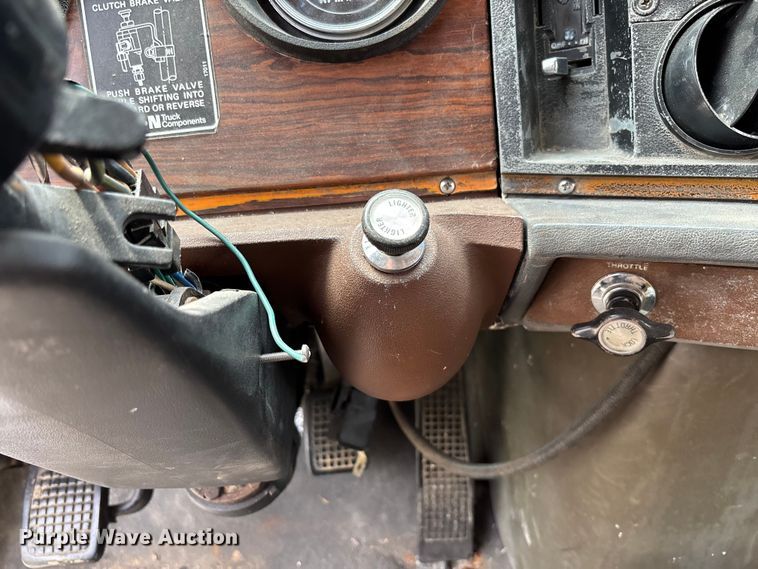 image for item FB3372 1983 Ford LNT8000 dump truck