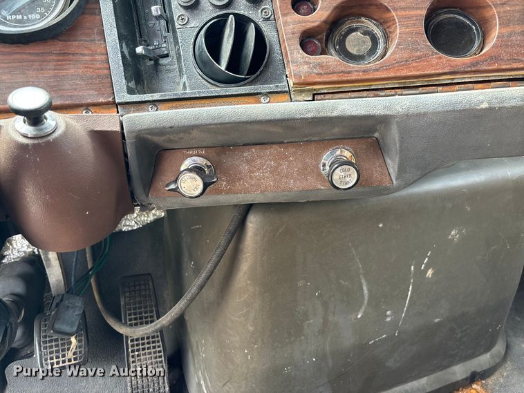 image for item FB3372 1983 Ford LNT8000 dump truck