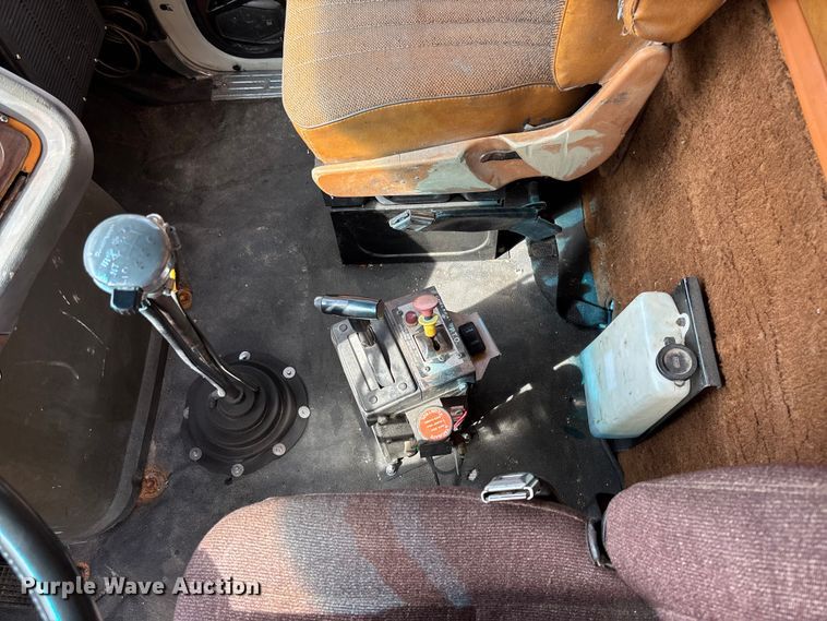 image for item FB3372 1983 Ford LNT8000 dump truck