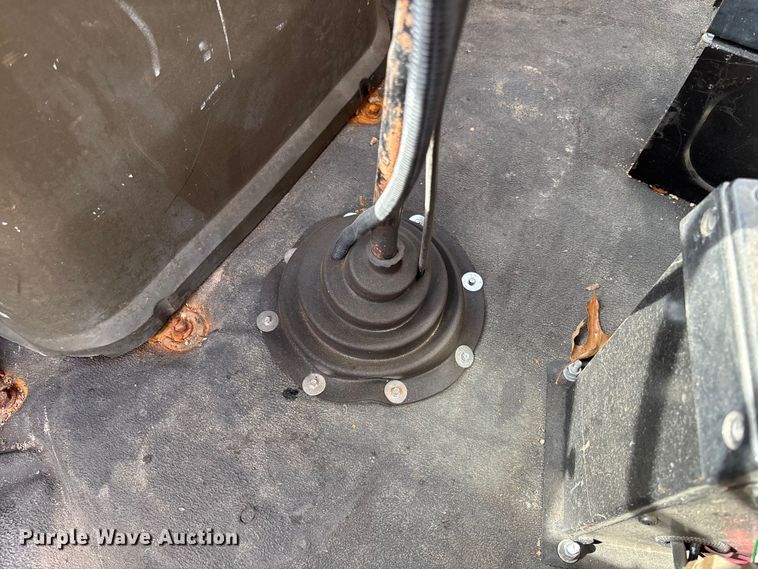 image for item FB3372 1983 Ford LNT8000 dump truck