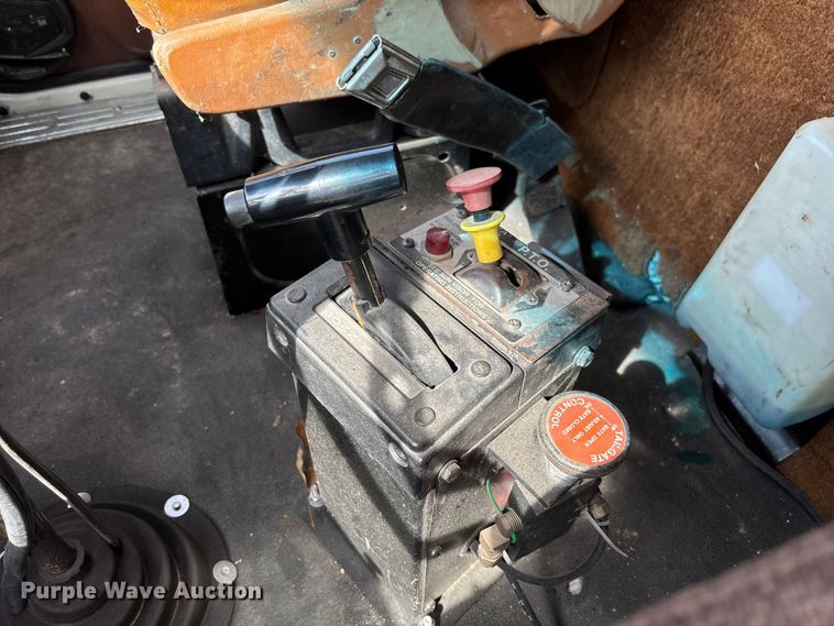 image for item FB3372 1983 Ford LNT8000 dump truck