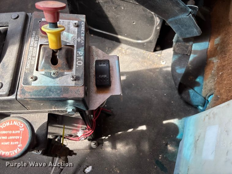 image for item FB3372 1983 Ford LNT8000 dump truck