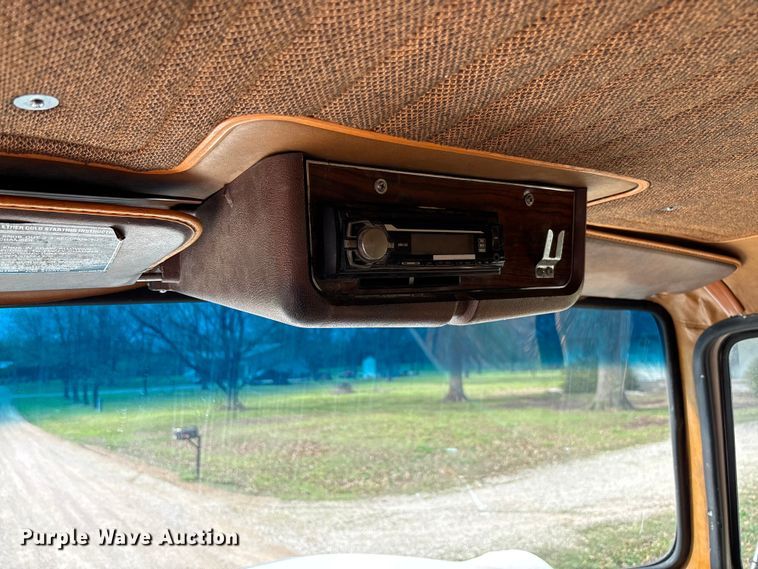 image for item FB3372 1983 Ford LNT8000 dump truck