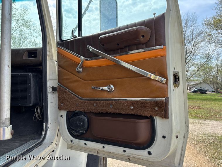 image for item FB3372 1983 Ford LNT8000 dump truck