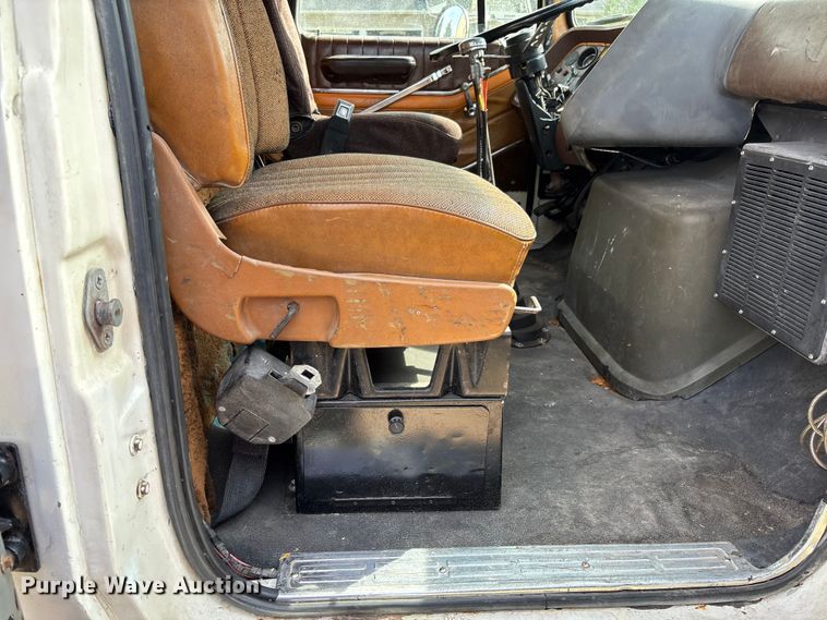 image for item FB3372 1983 Ford LNT8000 dump truck