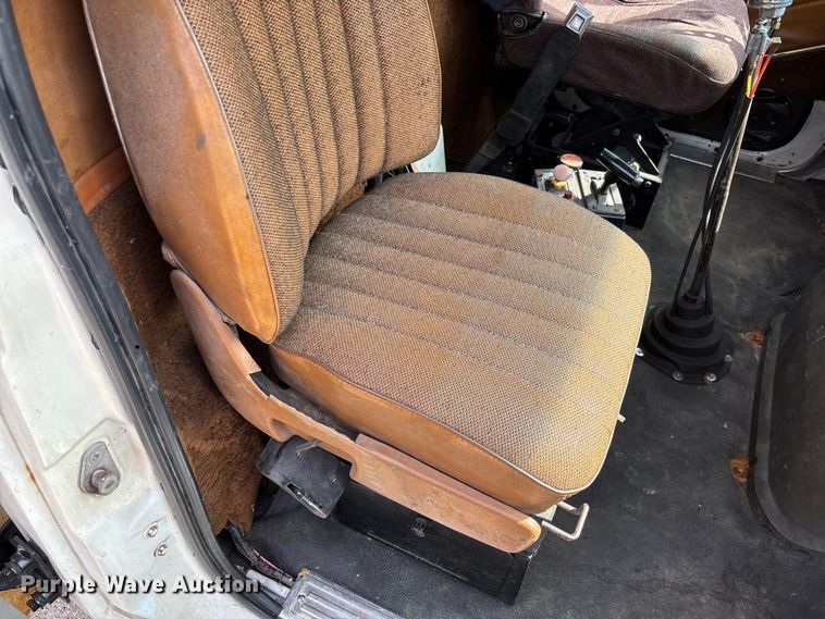 image for item FB3372 1983 Ford LNT8000 dump truck