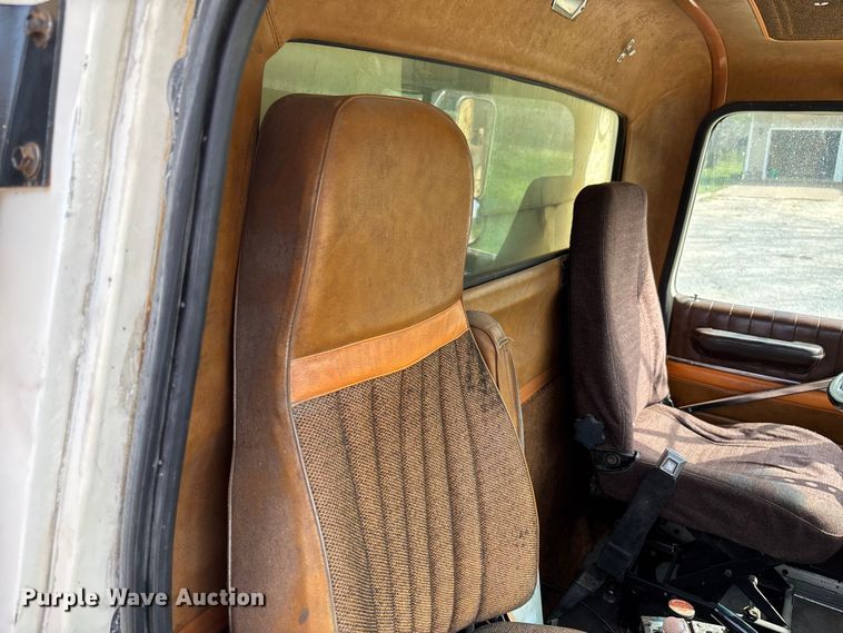 image for item FB3372 1983 Ford LNT8000 dump truck