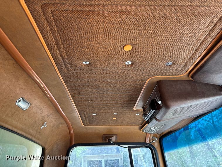 image for item FB3372 1983 Ford LNT8000 dump truck