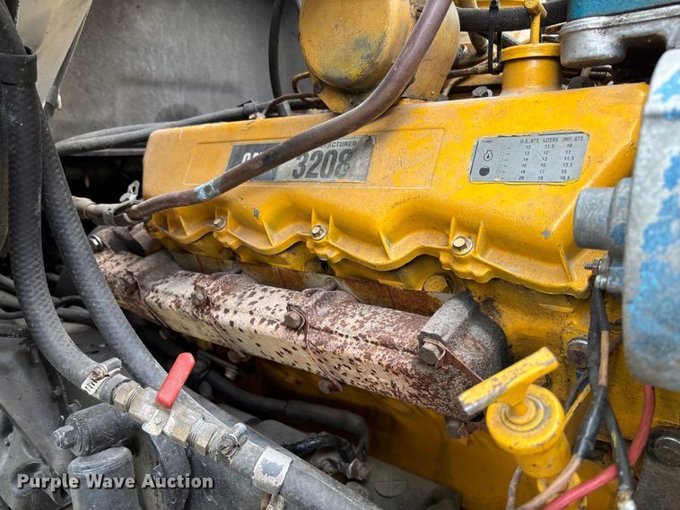 image for item FB3372 1983 Ford LNT8000 dump truck