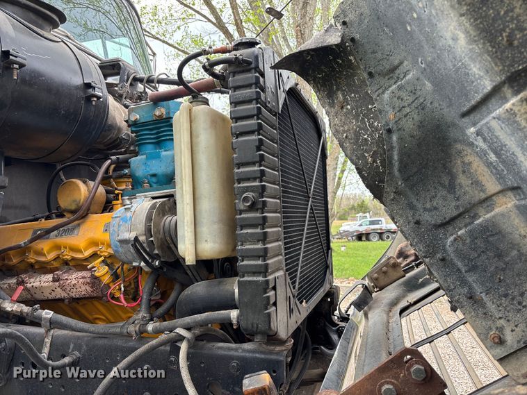 image for item FB3372 1983 Ford LNT8000 dump truck