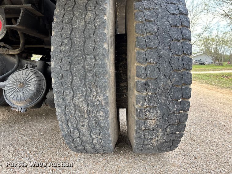 image for item FB3372 1983 Ford LNT8000 dump truck