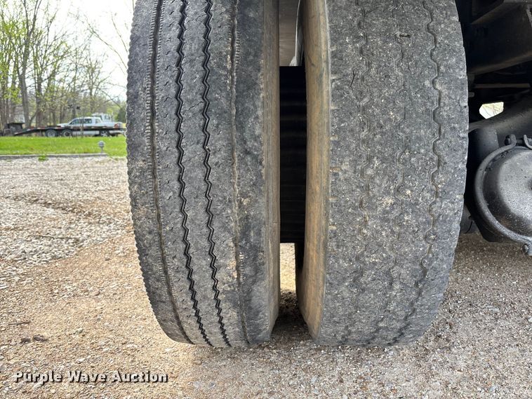 image for item FB3372 1983 Ford LNT8000 dump truck