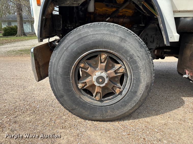 image for item FB3372 1983 Ford LNT8000 dump truck